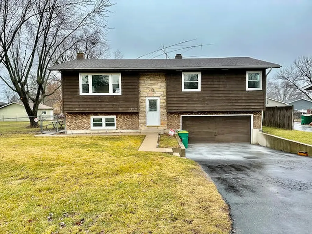 25640 West Glade Drive Lake Villa IL 60046
