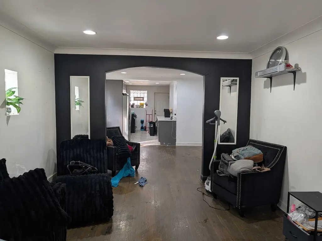 8128 South Coles Avenue Chicago IL 60617