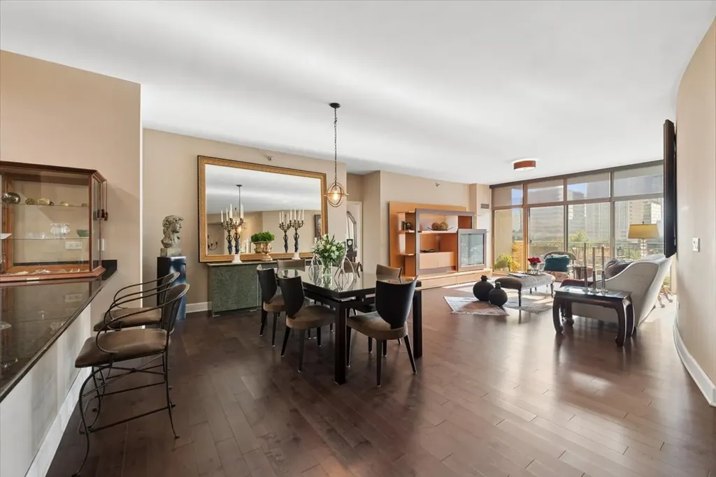 1335 South Prairie Avenue Chicago IL 60605