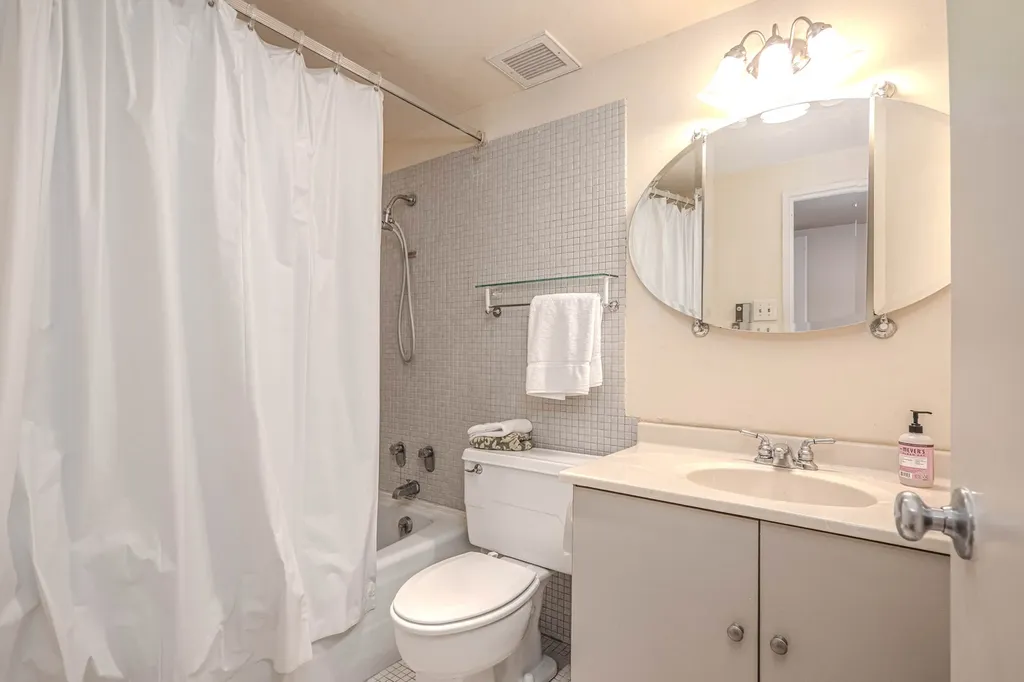 175 East Delaware Place Chicago IL 60611