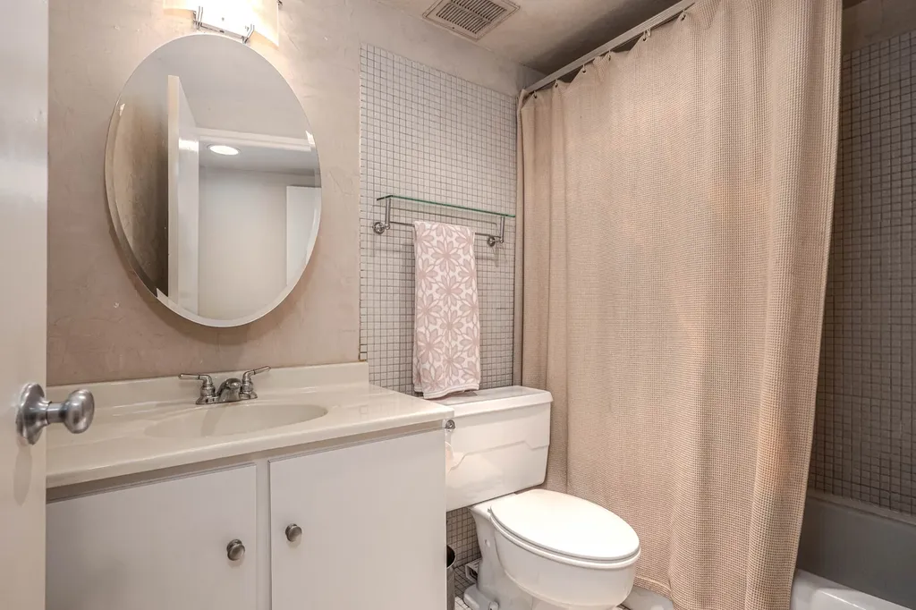 175 East Delaware Place Chicago IL 60611