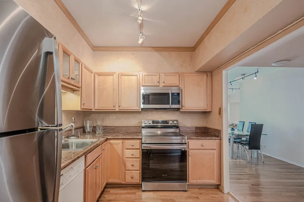 175 East Delaware Place Chicago IL 60611