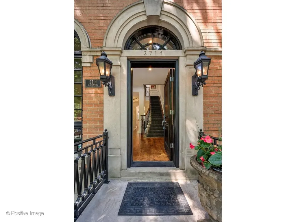 2714 North Greenview Avenue Chicago IL 60614