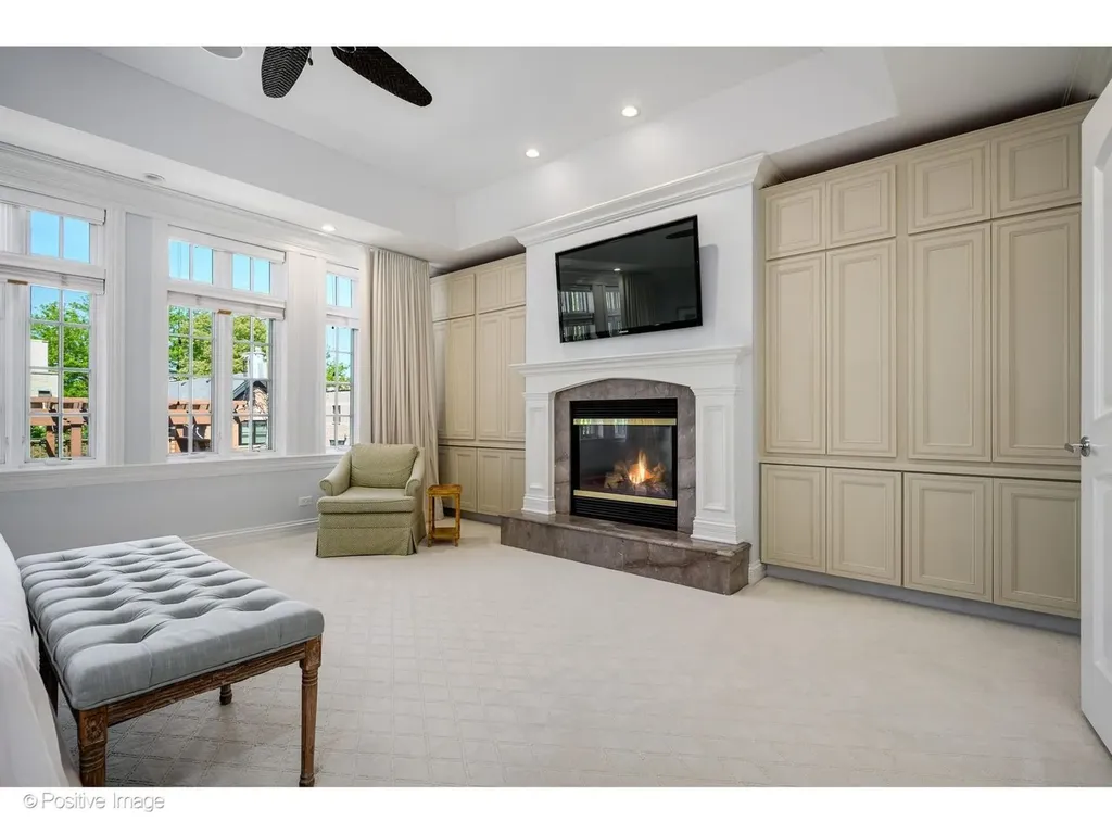 2714 North Greenview Avenue Chicago IL 60614