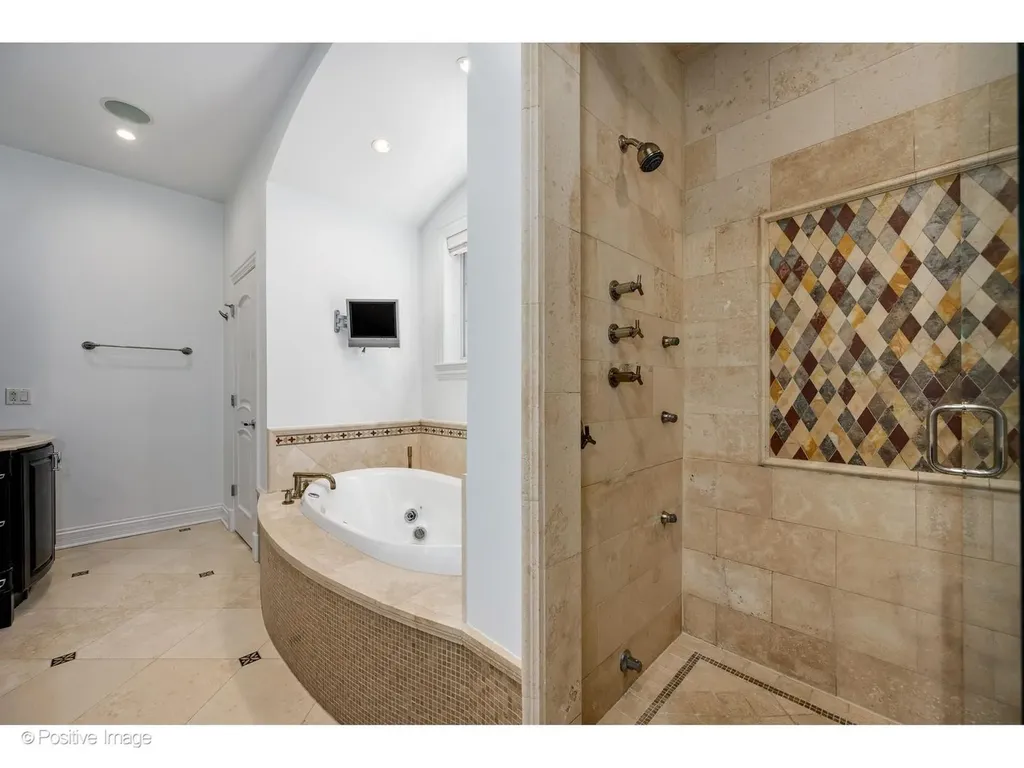 2714 North Greenview Avenue Chicago IL 60614