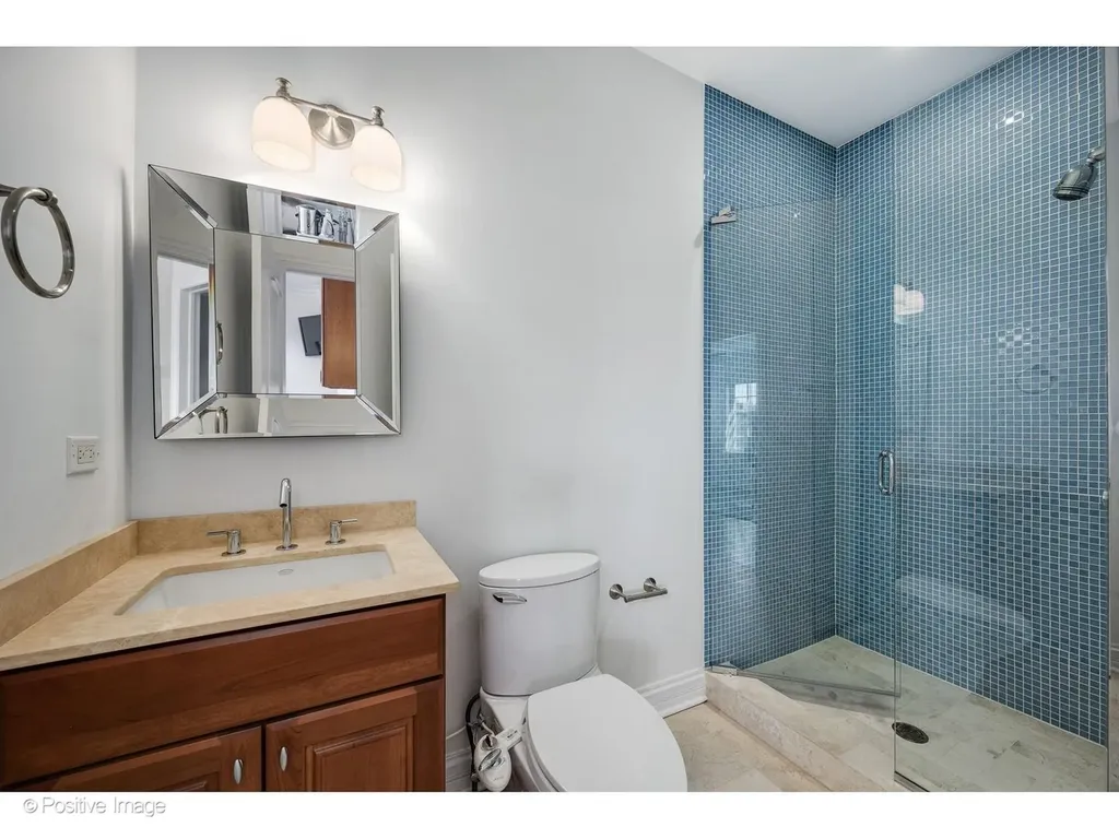 2714 North Greenview Avenue Chicago IL 60614