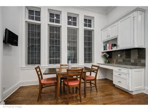 2714 North Greenview Avenue Chicago IL 60614