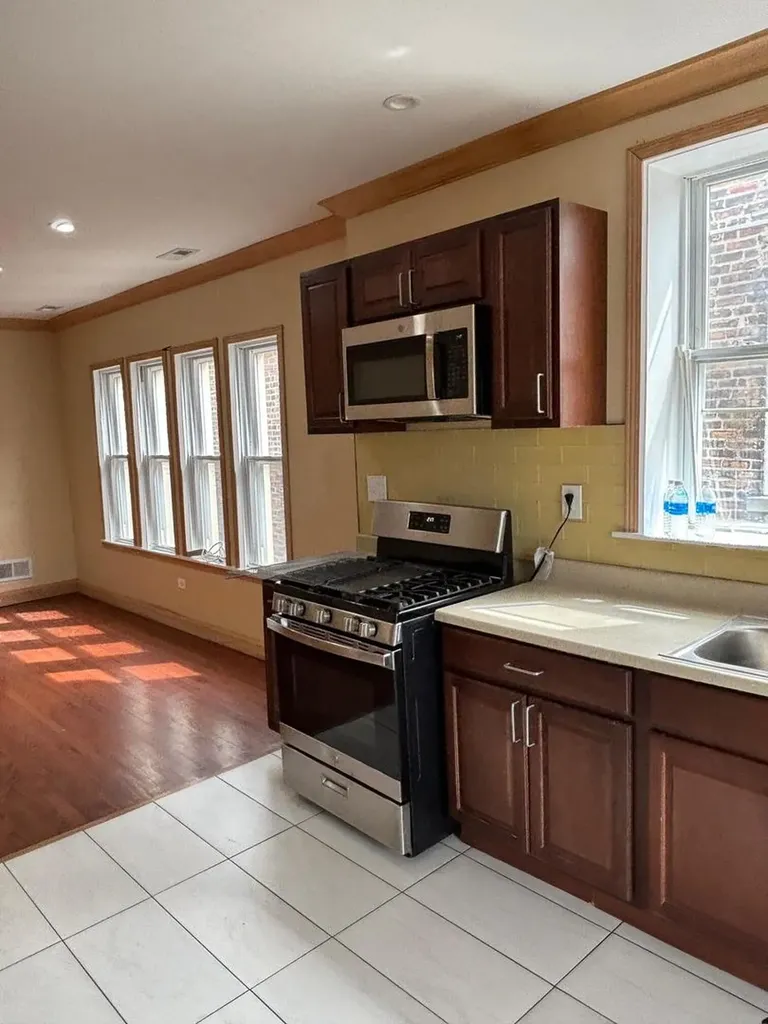 7644 South Cornell Avenue Chicago IL 60649