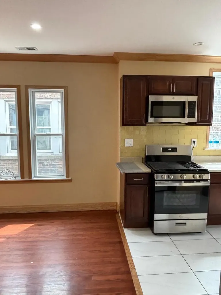 7644 South Cornell Avenue Chicago IL 60649