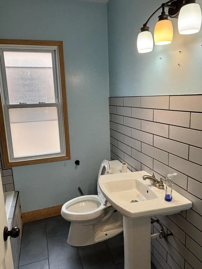 7644 South Cornell Avenue Chicago IL 60649