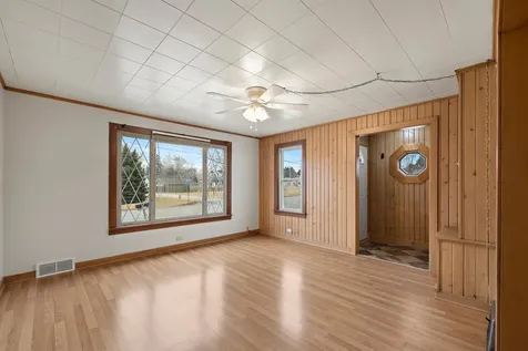 25 East Chestnut Avenue Cortland IL 60112