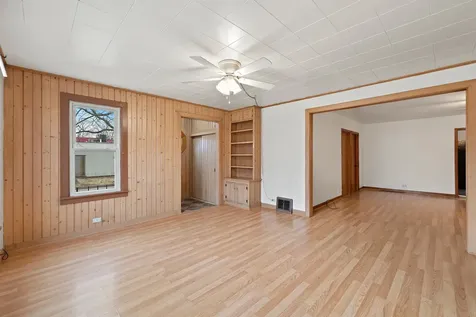 25 East Chestnut Avenue Cortland IL 60112
