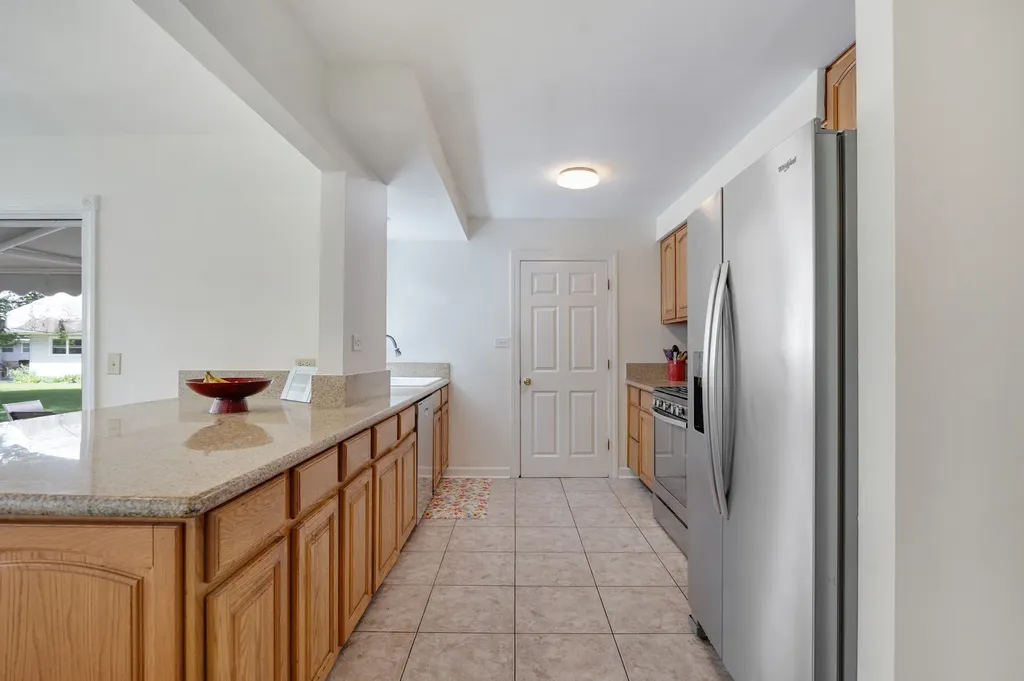 586 Aztec Drive Carol Stream IL 60188