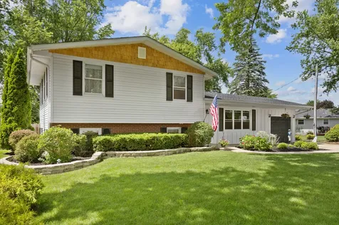 586 Aztec Drive Carol Stream IL 60188