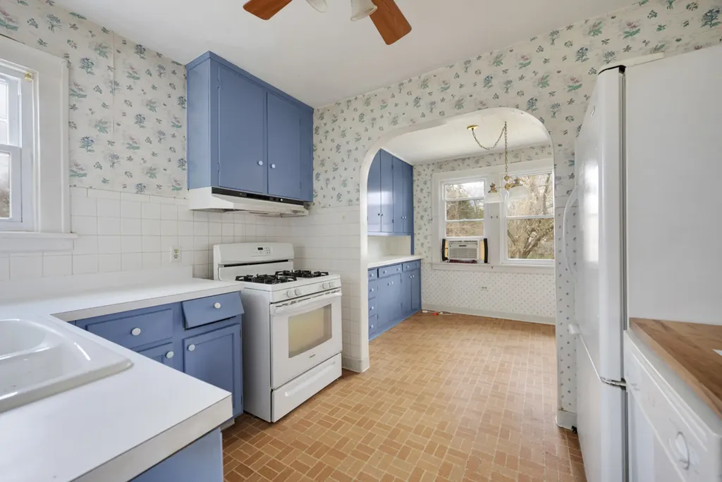130 West Washington Street Villa Park IL 60181