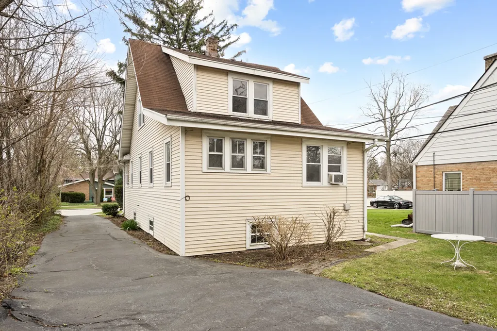 130 West Washington Street Villa Park IL 60181