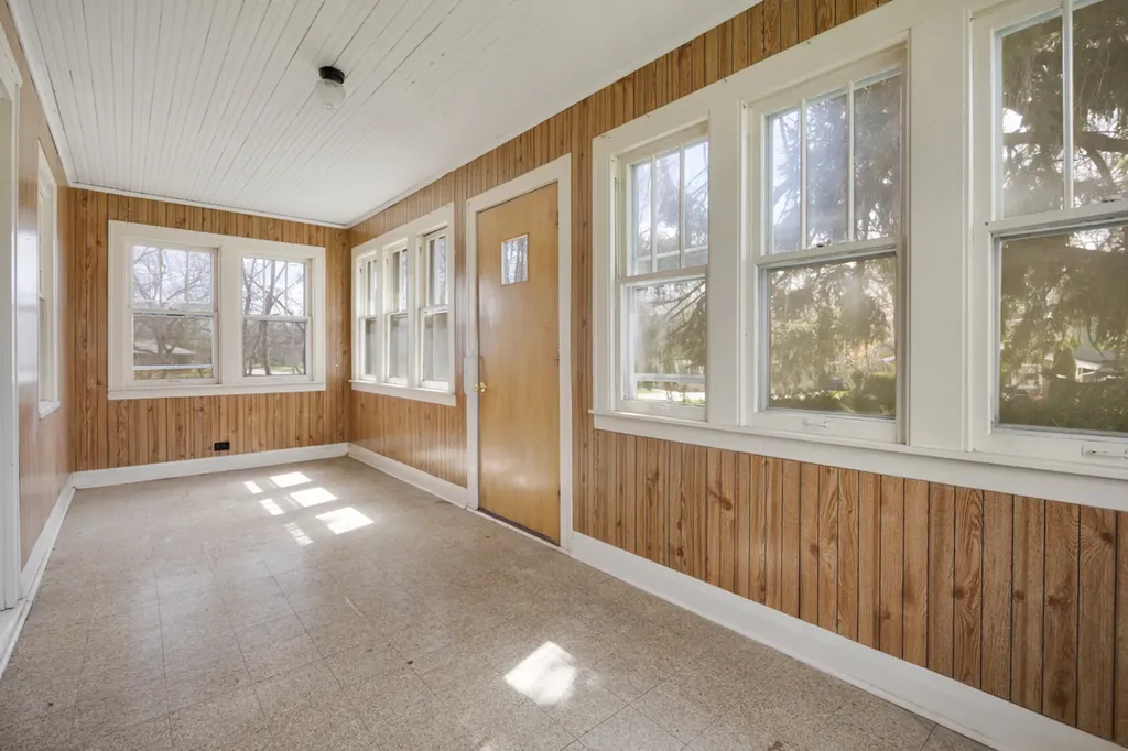 130 West Washington Street Villa Park IL 60181