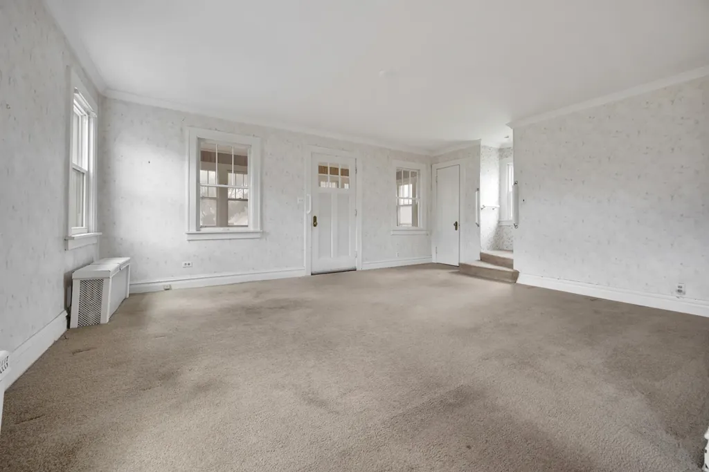 130 West Washington Street Villa Park IL 60181