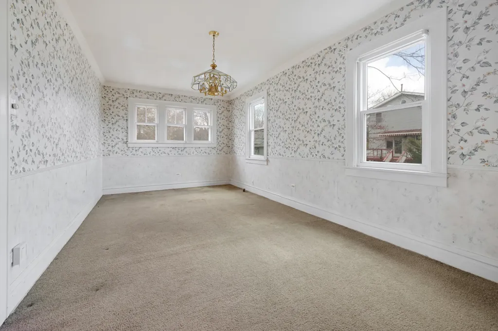 130 West Washington Street Villa Park IL 60181