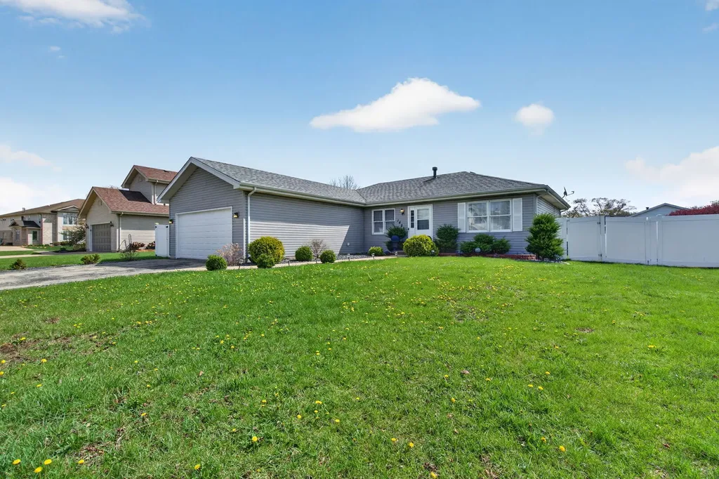 1486 Bradley Way Bourbonnais IL 60914