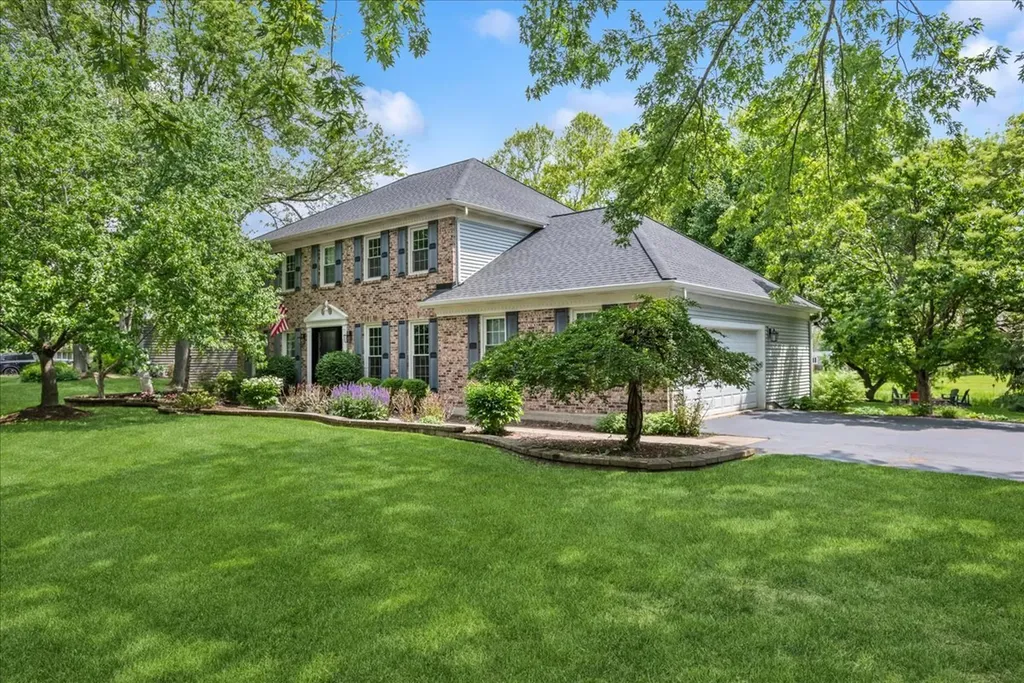 3002 Easton Place St. Charles IL 60175