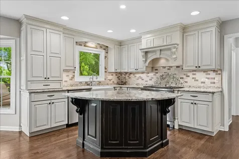 3002 Easton Place St. Charles IL 60175