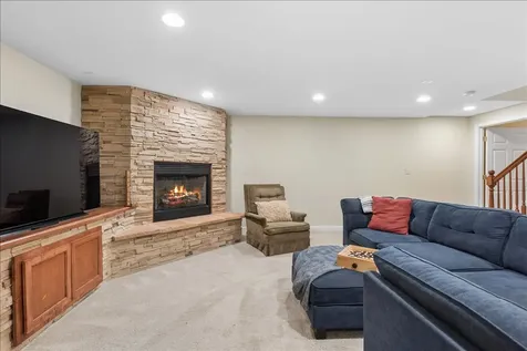 3002 Easton Place St. Charles IL 60175