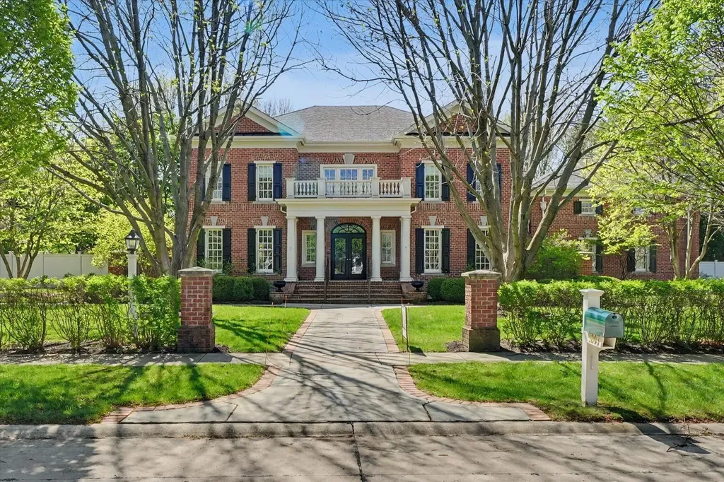 1203 Sussex Court Champaign IL 61821