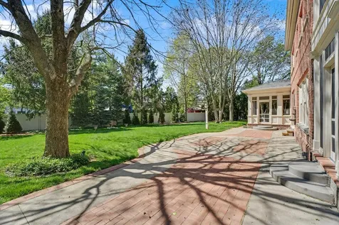 1203 Sussex Court Champaign IL 61821