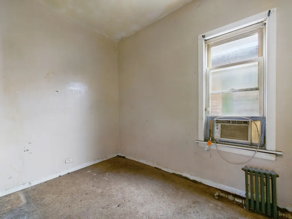 827 East 87th Place Chicago IL 60619