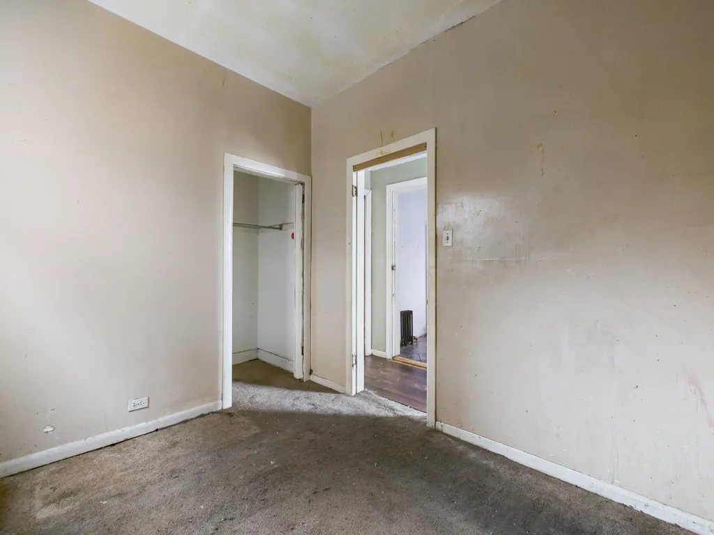 827 East 87th Place Chicago IL 60619