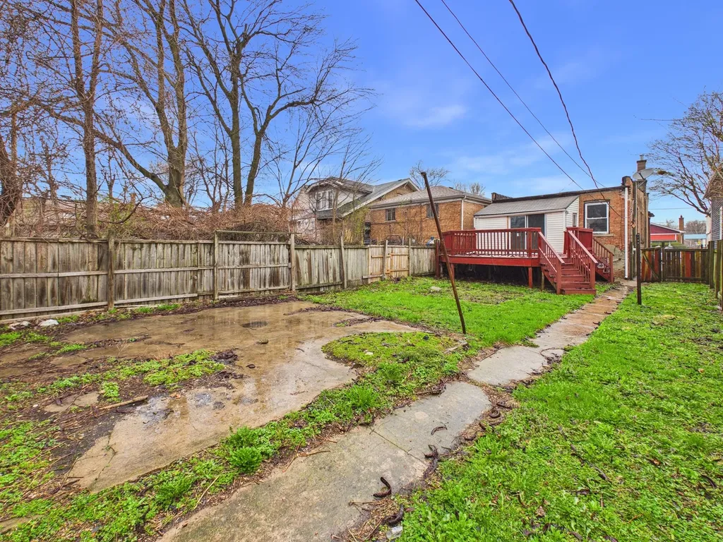 827 East 87th Place Chicago IL 60619