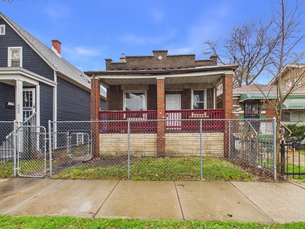 827 East 87th Place Chicago IL 60619
