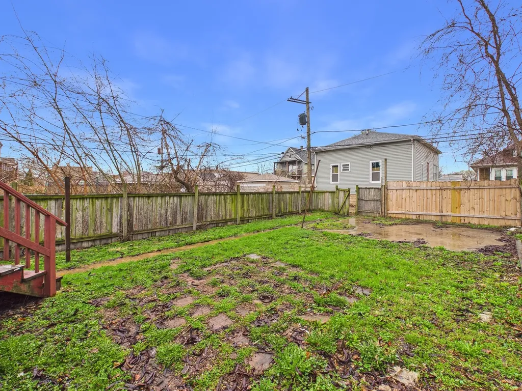 827 East 87th Place Chicago IL 60619