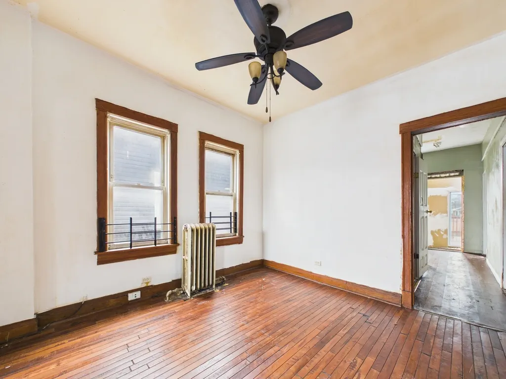 827 East 87th Place Chicago IL 60619