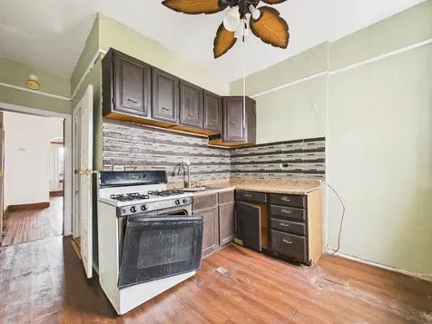 827 East 87th Place Chicago IL 60619