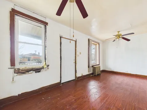 827 East 87th Place Chicago IL 60619