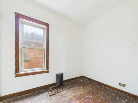 827 East 87th Place Chicago IL 60619