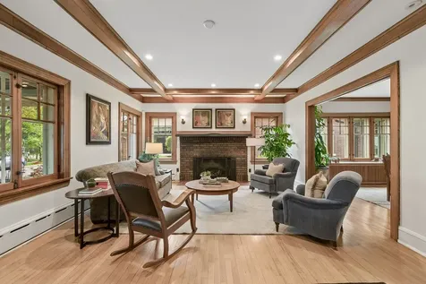 639 South Elmwood Avenue Oak Park IL 60304