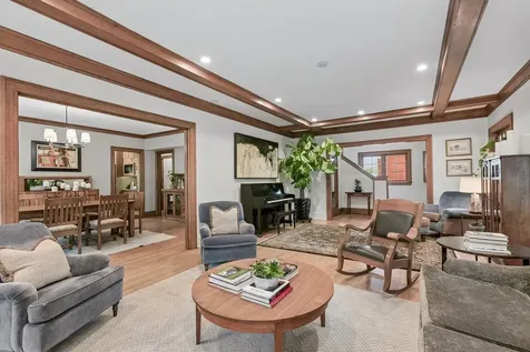 639 South Elmwood Avenue Oak Park IL 60304