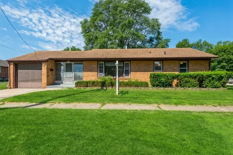 319 North Lord Avenue Carpentersville IL 60110