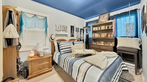 319 North Lord Avenue Carpentersville IL 60110