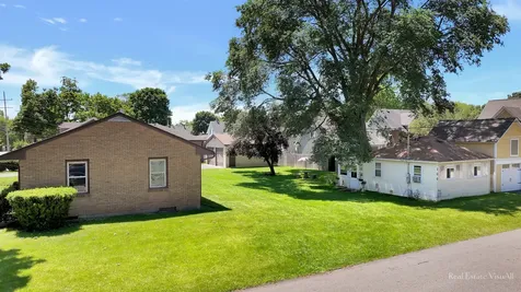 319 North Lord Avenue Carpentersville IL 60110