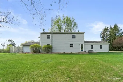 101 Lakeside Drive Dixon IL 61021