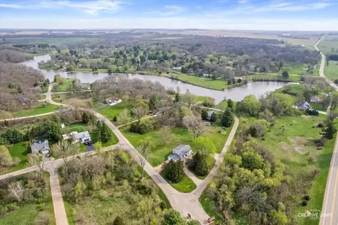 101 Lakeside Drive Dixon IL 61021