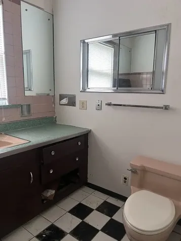6845 South Chappel Avenue Chicago IL 60649
