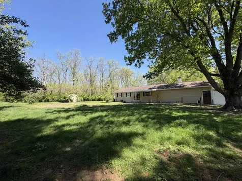 2100 Ironwood Lane Charleston IL 61920