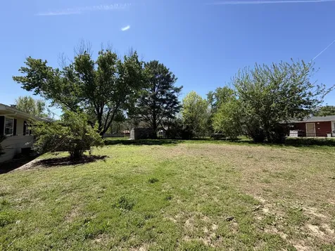 2100 Ironwood Lane Charleston IL 61920