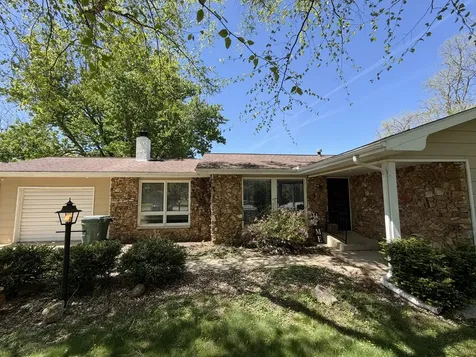 2100 Ironwood Lane Charleston IL 61920
