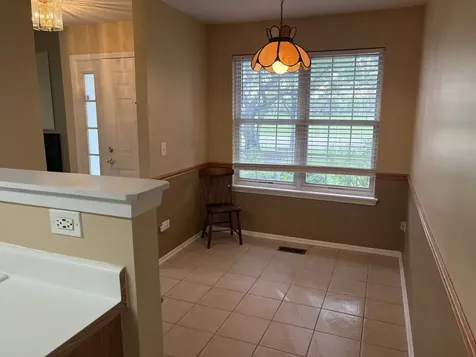 1602 Columbia Circle Bartlett IL 60103